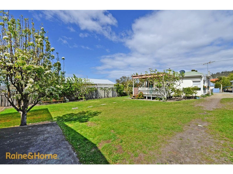 27 Myuna Road, Blackmans Bay TAS 7052