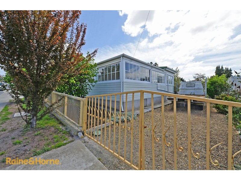 27 Myuna Road, Blackmans Bay TAS 7052