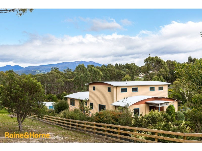74 Lady Penrhyn Drive, Blackmans Bay TAS 7052