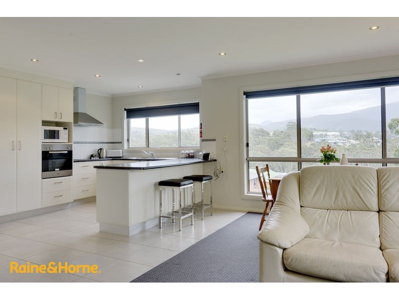 1/33 Moir Road, Kingston TAS 7050