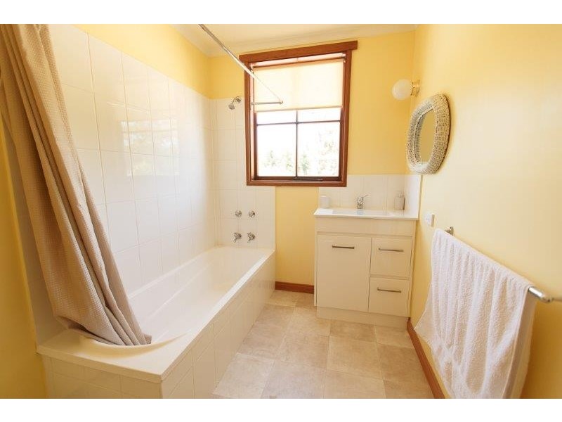 51 Leslie Road, Kingston TAS 7050