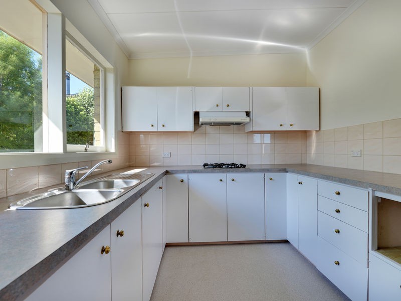 8 Baynton Street, Kingston TAS 7050