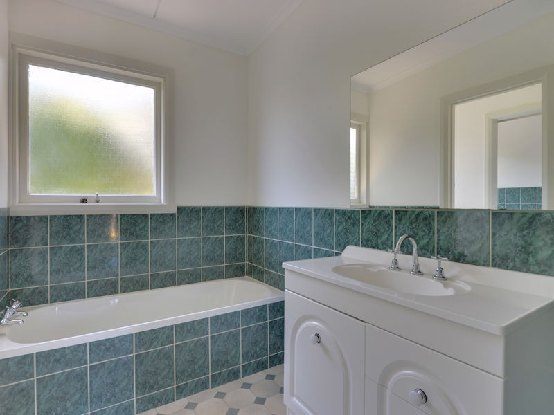 8 Baynton Street, Kingston TAS 7050