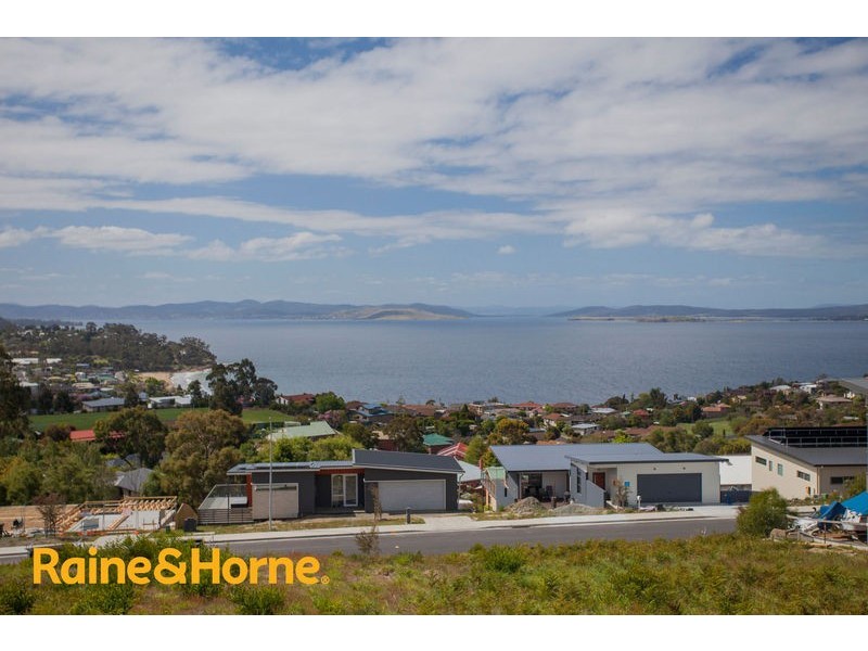 11 Caladium Place, Blackmans Bay TAS 7052