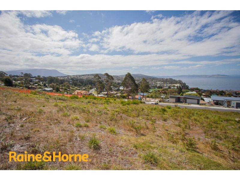 11 Caladium Place, Blackmans Bay TAS 7052