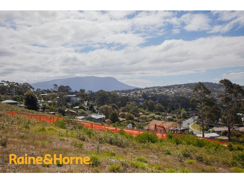 11 Caladium Place, Blackmans Bay TAS 7052