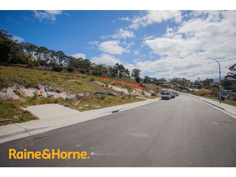 11 Caladium Place, Blackmans Bay TAS 7052