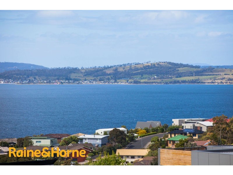 11 Caladium Place, Blackmans Bay TAS 7052