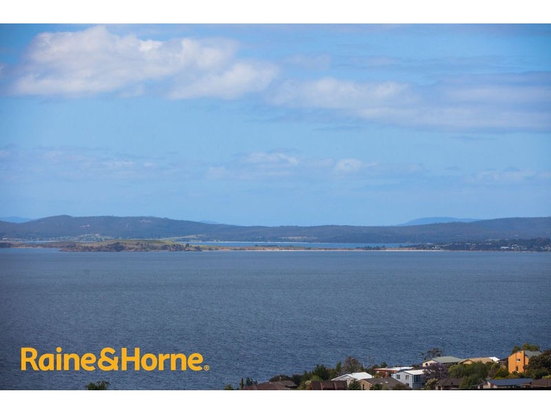 11 Caladium Place, Blackmans Bay TAS 7052