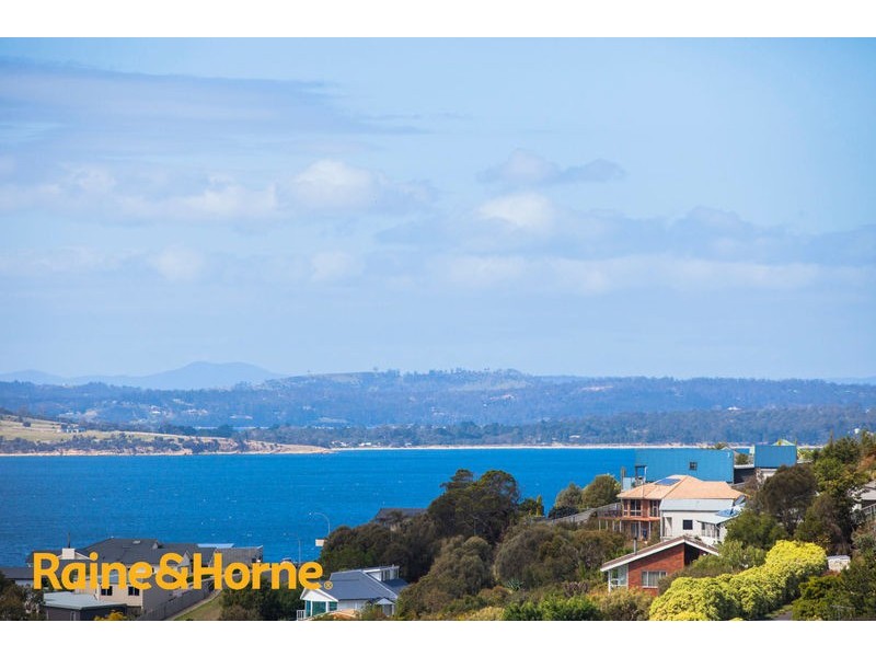 11 Caladium Place, Blackmans Bay TAS 7052