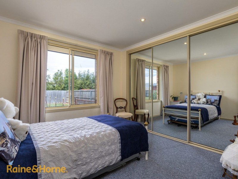 17 Bonsai Place, Margate TAS 7054