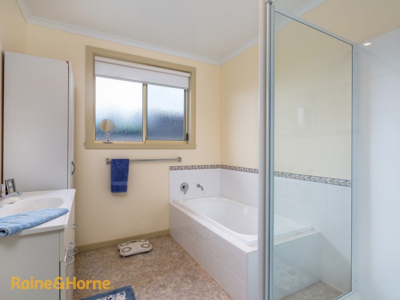 17 Bonsai Place, Margate TAS 7054