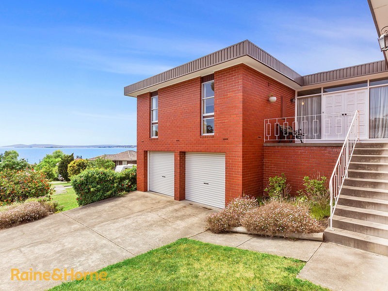 55 Illawarra Road, Blackmans Bay TAS 7052