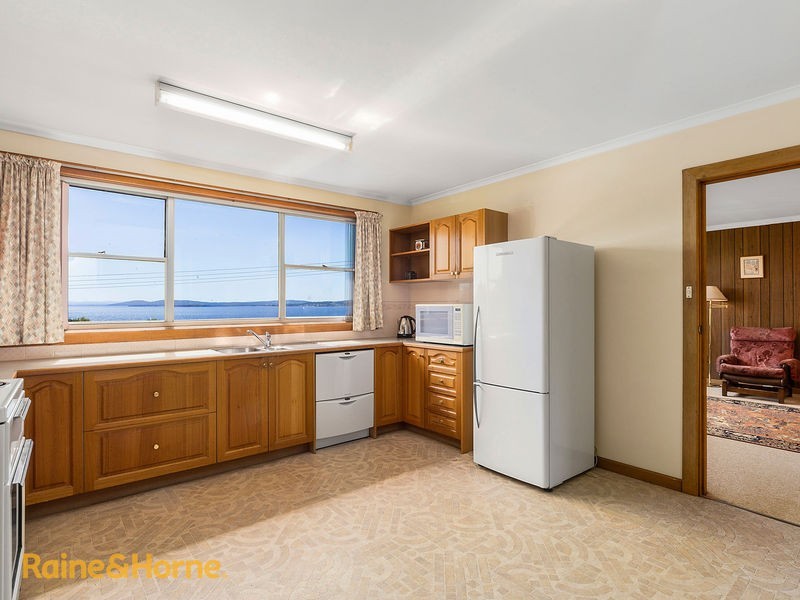 55 Illawarra Road, Blackmans Bay TAS 7052