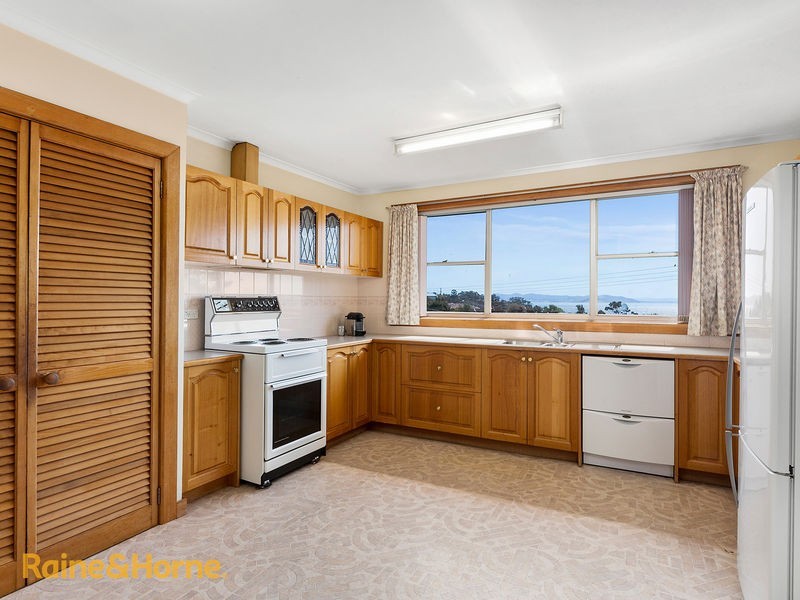 55 Illawarra Road, Blackmans Bay TAS 7052