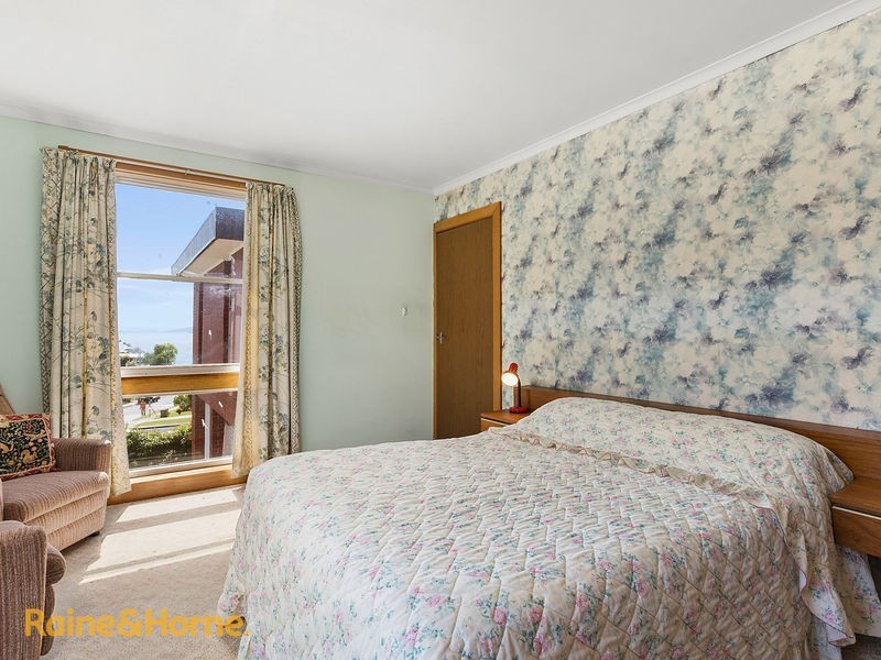 55 Illawarra Road, Blackmans Bay TAS 7052