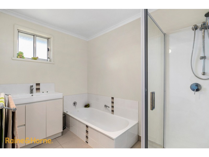 13 Pine Ave, Kingston TAS 7050