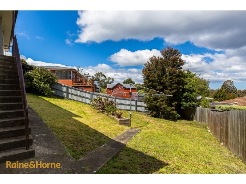 13 Pine Ave, Kingston TAS 7050