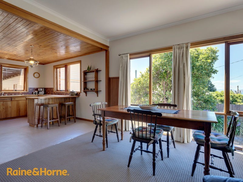 10 Gourlay Street, Blackmans Bay TAS 7052