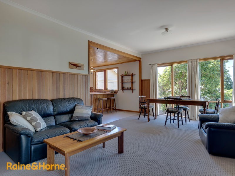 10 Gourlay Street, Blackmans Bay TAS 7052