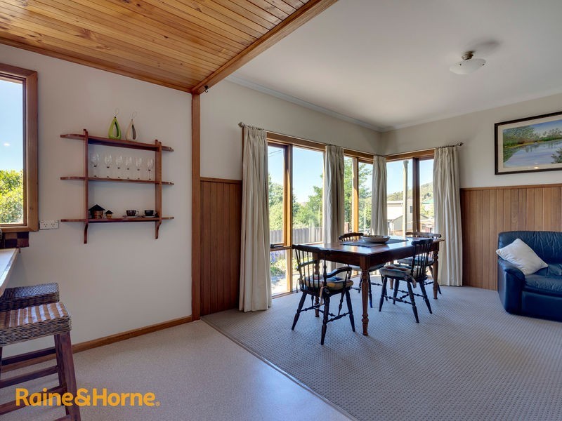 10 Gourlay Street, Blackmans Bay TAS 7052