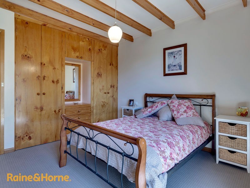 10 Gourlay Street, Blackmans Bay TAS 7052
