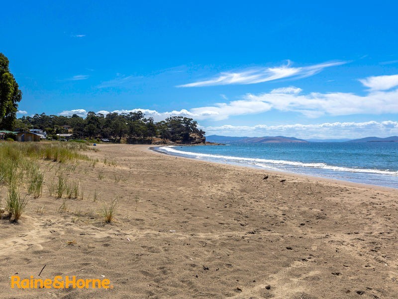 10 Gourlay Street, Blackmans Bay TAS 7052