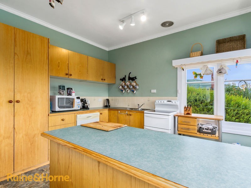 28 Roslyn Avenue, Kingston Beach TAS 7050