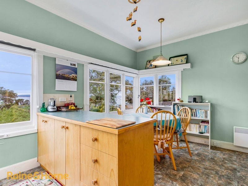28 Roslyn Avenue, Kingston Beach TAS 7050
