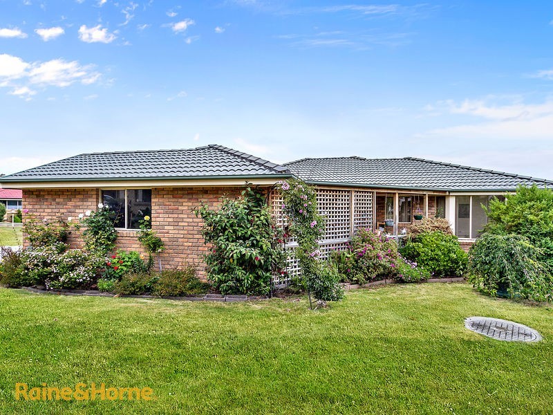 501 Village Drive, Kingston TAS 7050