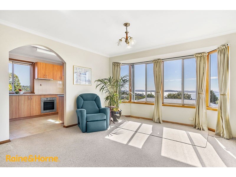 1/19 Garnett Street, Blackmans Bay TAS 7052