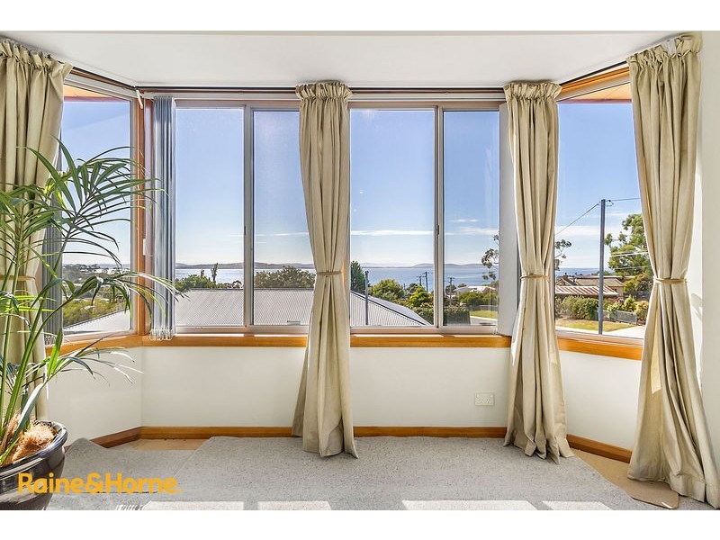 1/19 Garnett Street, Blackmans Bay TAS 7052