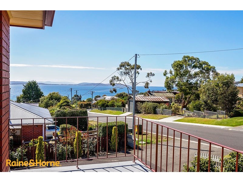 1/19 Garnett Street, Blackmans Bay TAS 7052