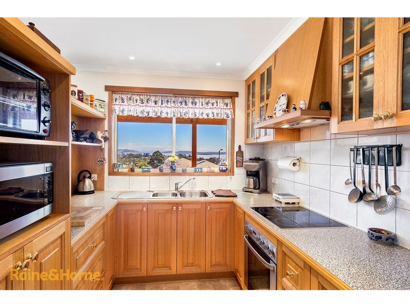 6 Montego Court, Blackmans Bay TAS 7052