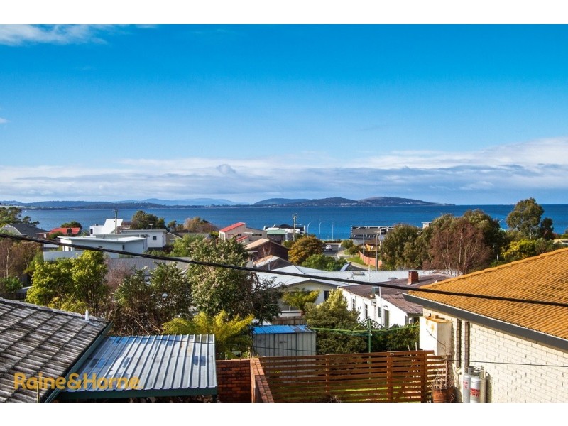 3/16 Pearsall Avenue, Blackmans Bay TAS 7052