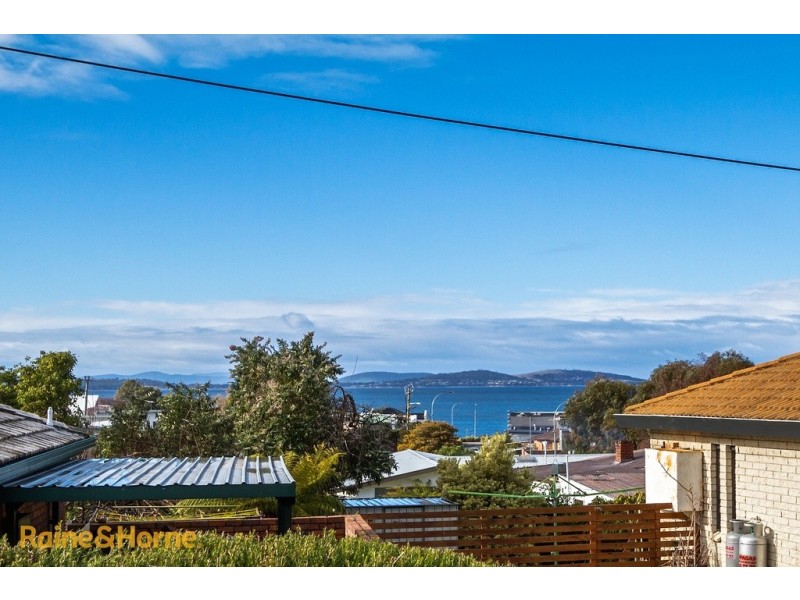 3/16 Pearsall Avenue, Blackmans Bay TAS 7052