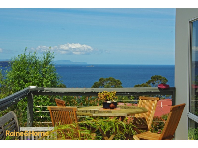 47 Tahune Crescent, Blackmans Bay TAS 7052