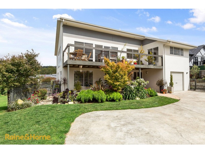 47 Tahune Crescent, Blackmans Bay TAS 7052