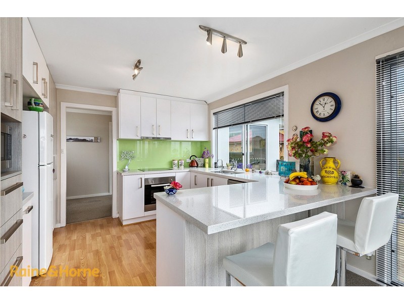 47 Tahune Crescent, Blackmans Bay TAS 7052