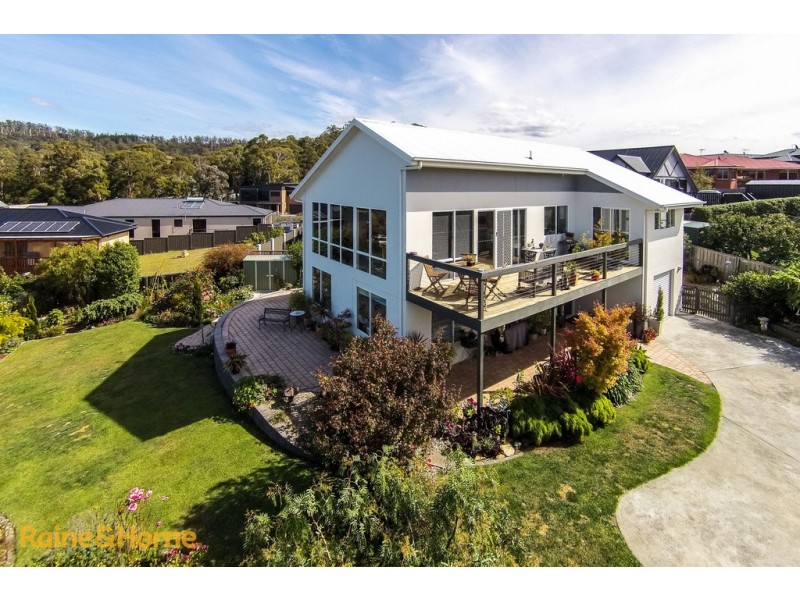 47 Tahune Crescent, Blackmans Bay TAS 7052