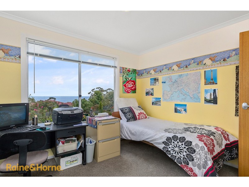 47 Tahune Crescent, Blackmans Bay TAS 7052