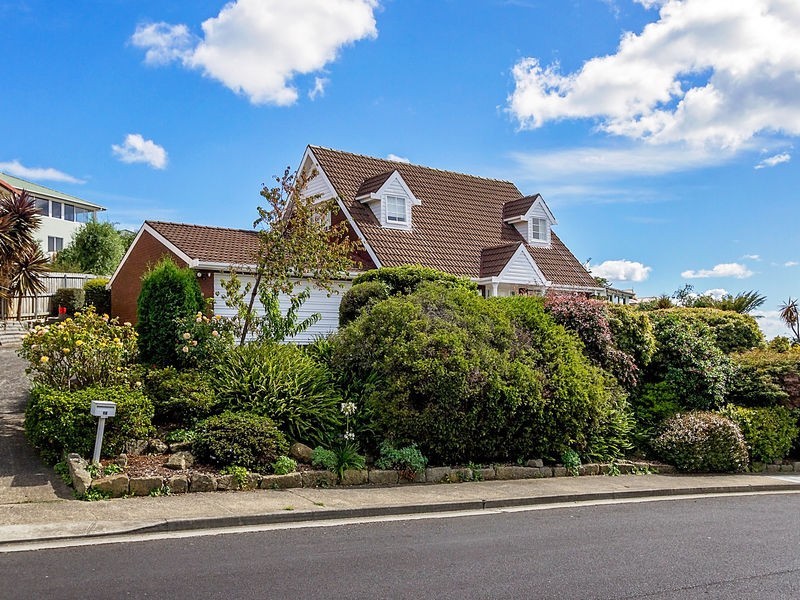 68 Suncoast Drive, Blackmans Bay TAS 7052