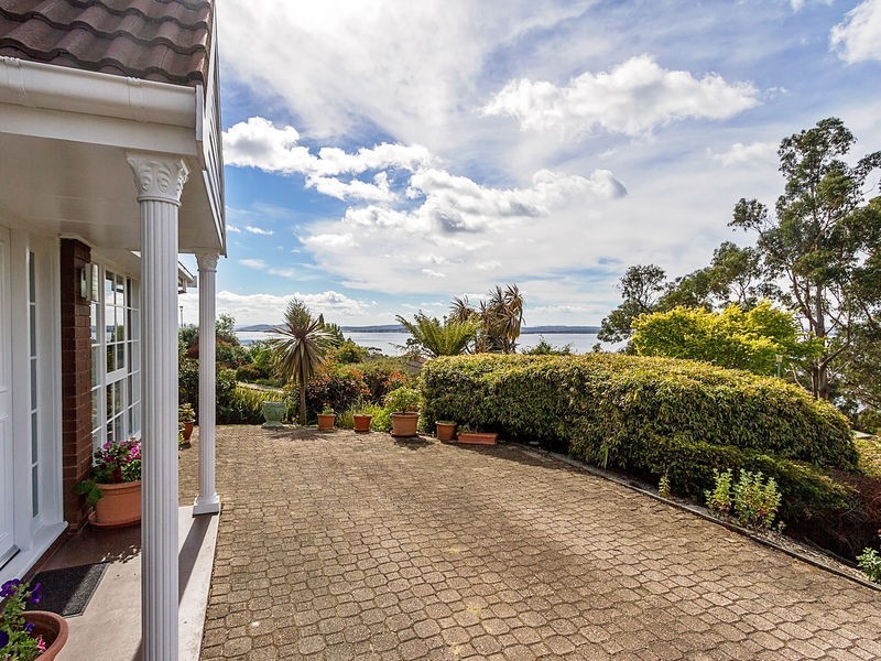 68 Suncoast Drive, Blackmans Bay TAS 7052