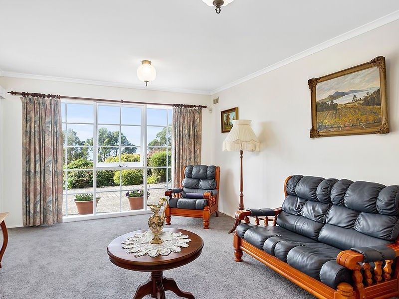 68 Suncoast Drive, Blackmans Bay TAS 7052