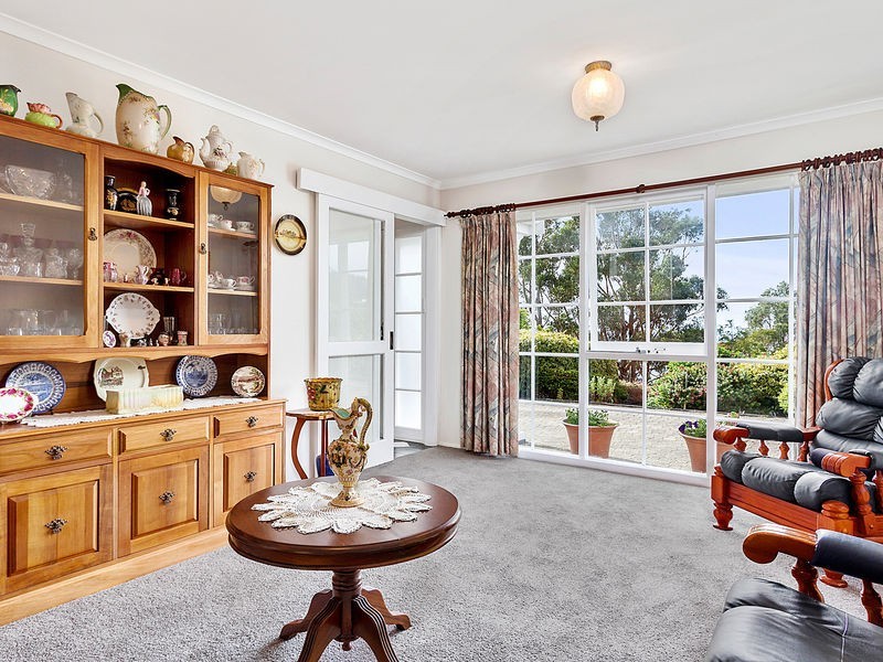 68 Suncoast Drive, Blackmans Bay TAS 7052