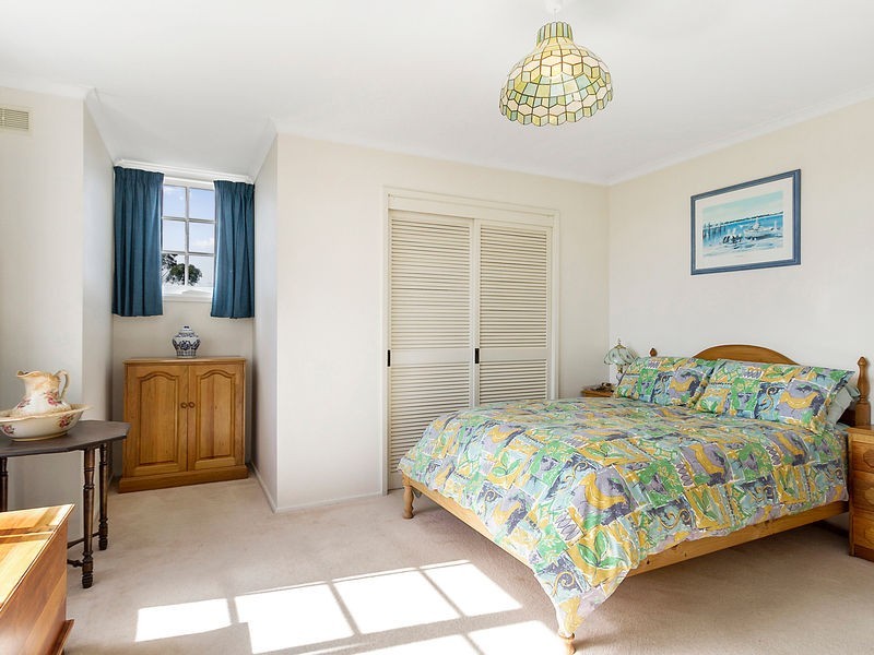68 Suncoast Drive, Blackmans Bay TAS 7052