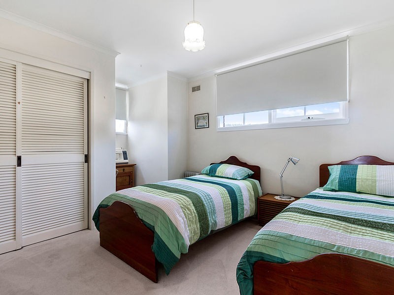 68 Suncoast Drive, Blackmans Bay TAS 7052