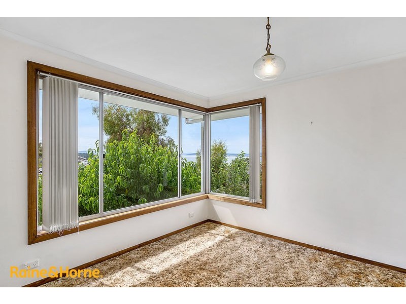 11 Jindabyne Road, Kingston Beach TAS 7050