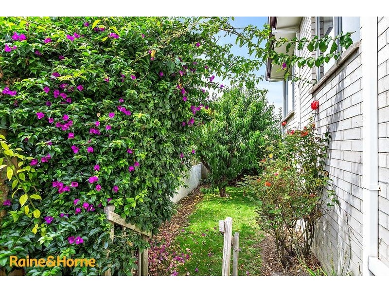 11 Jindabyne Road, Kingston Beach TAS 7050