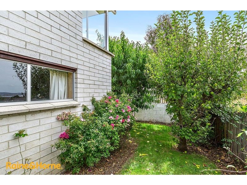 11 Jindabyne Road, Kingston Beach TAS 7050